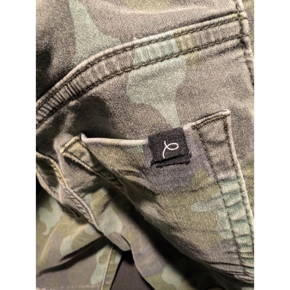 Art Class Boys Camo Print Shorts Green Camouflage Raw Hem Size XS 4-5 - Picture 3 of 5
